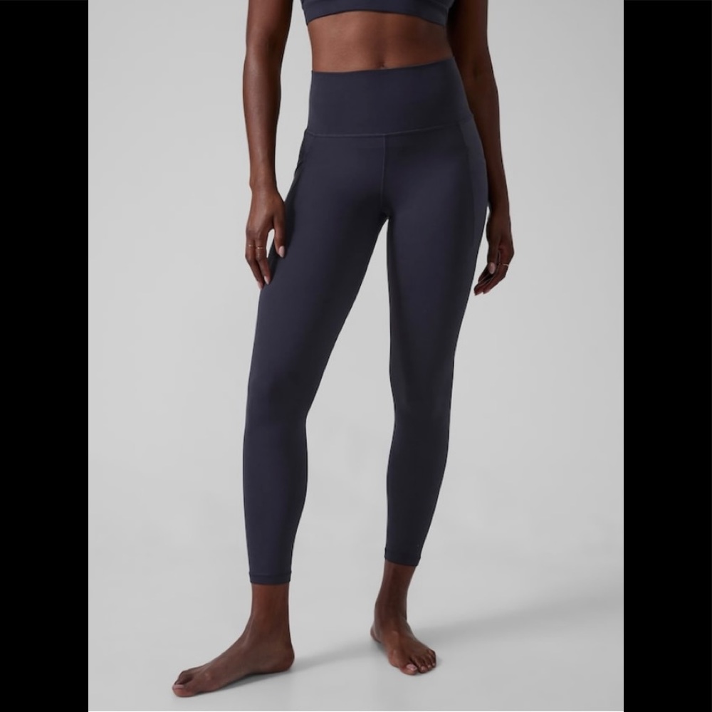 NWT-Athleta Navy Salutation Stash 7/8 Tight, Small